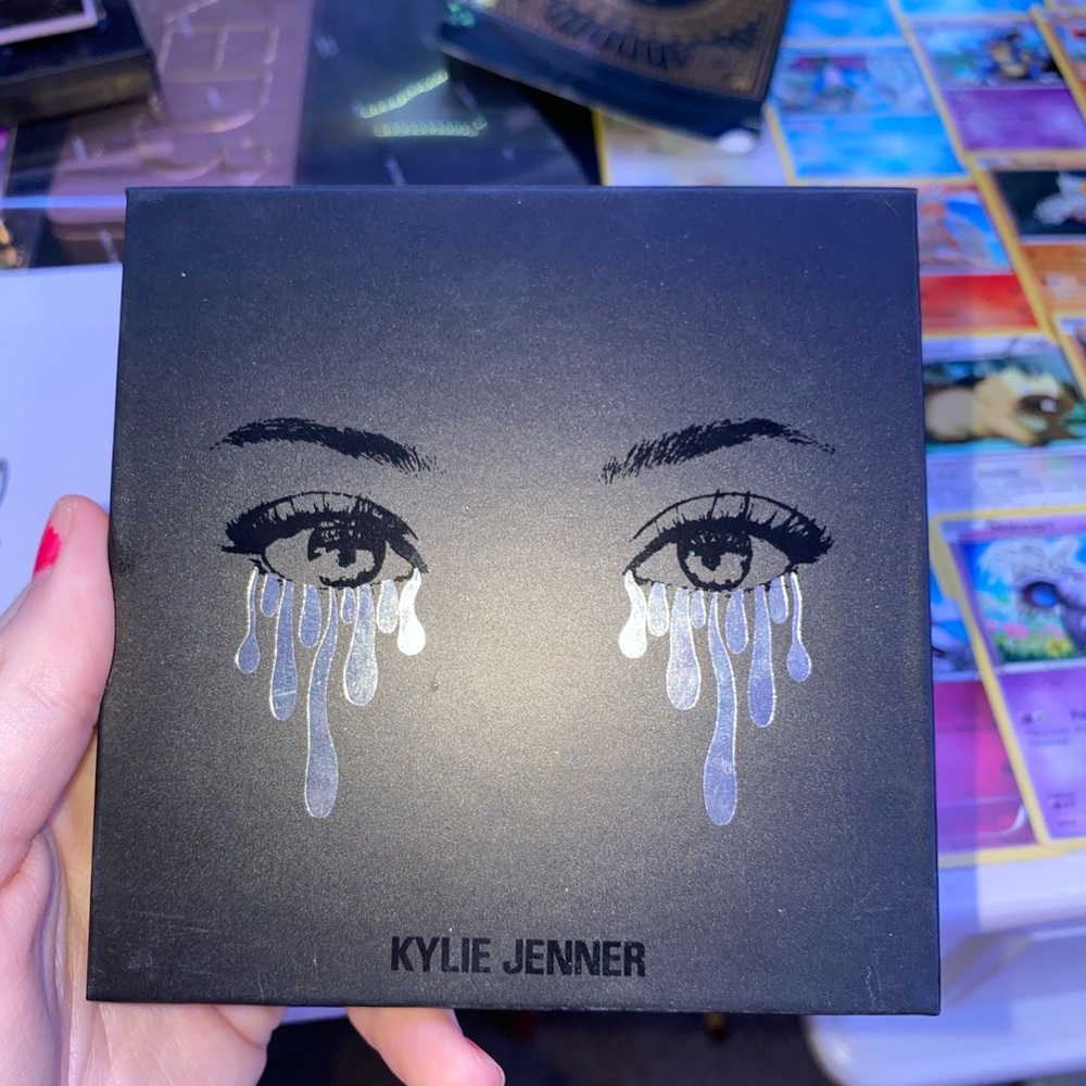 kylie jenner eyeshadow palette